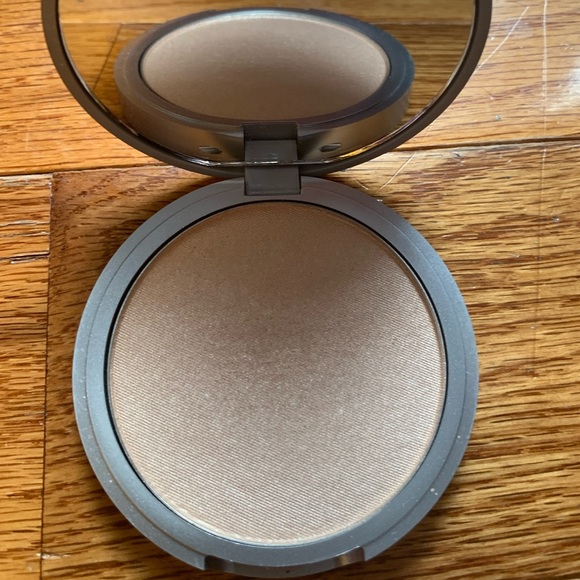 The Balm - Mary Lou highlighter - Picture 2 of 3